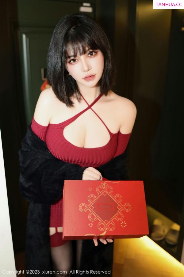   [XiuRen]高清写真图 2023.01.17 No.6144 桃桃子_ 丝袜美腿第12张图片